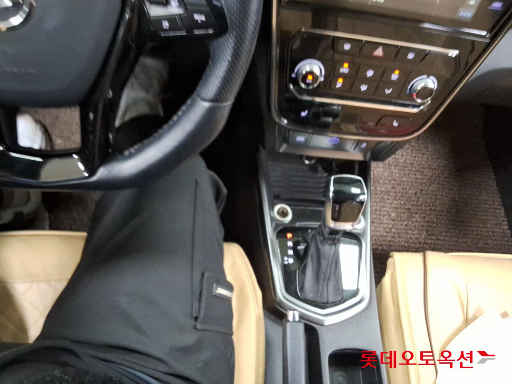 KG Mobility Tivoli - 34