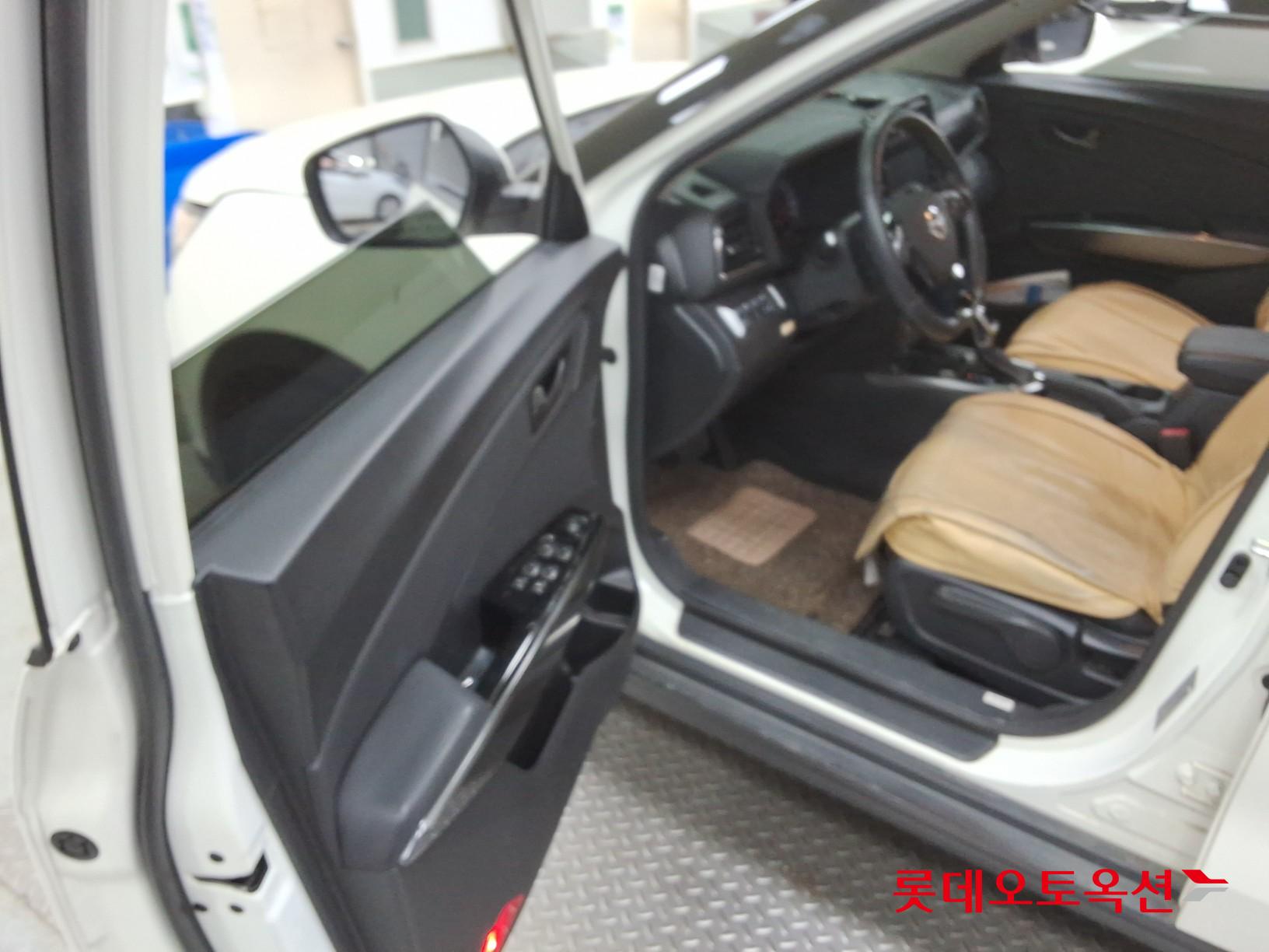 KG Mobility Tivoli - 37