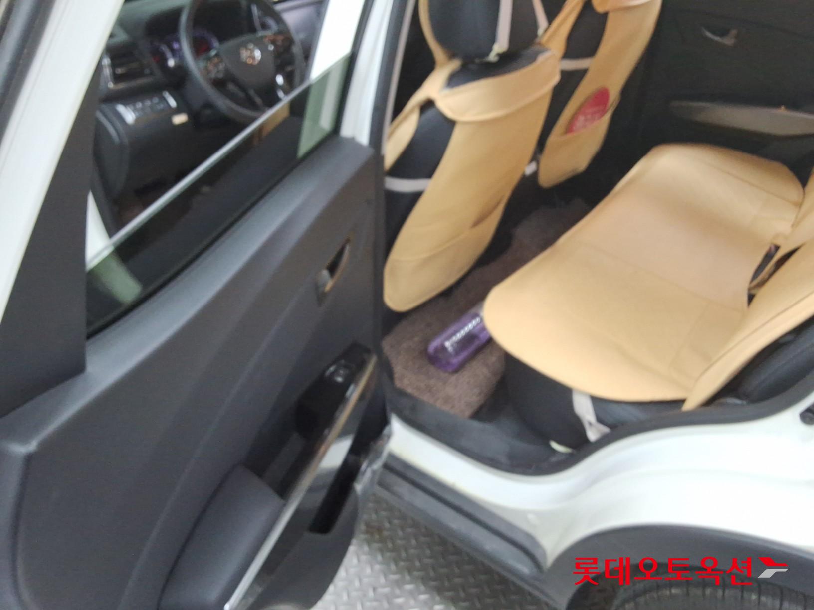 KG Mobility Tivoli - 38