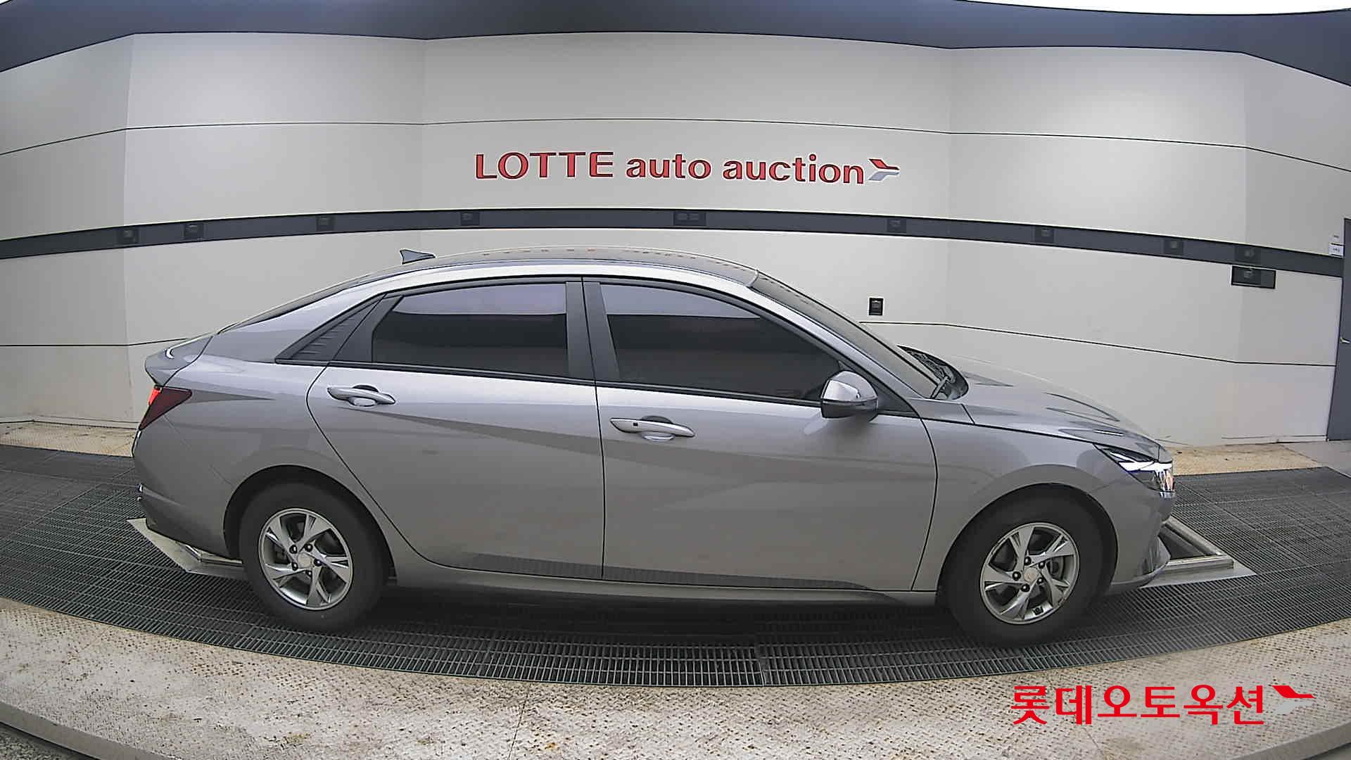 Hyundai Elantra - 21