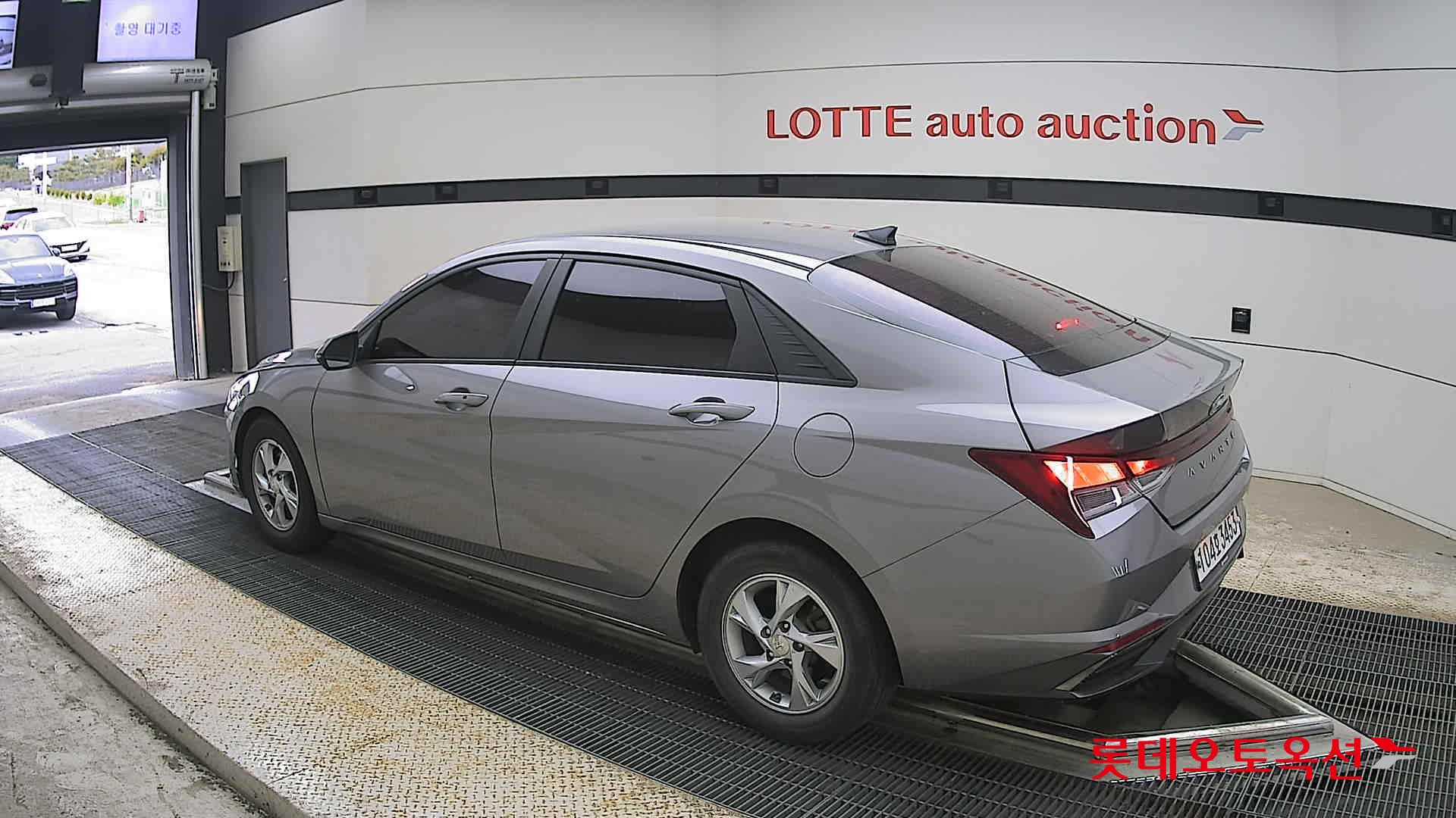 Hyundai Elantra - 15