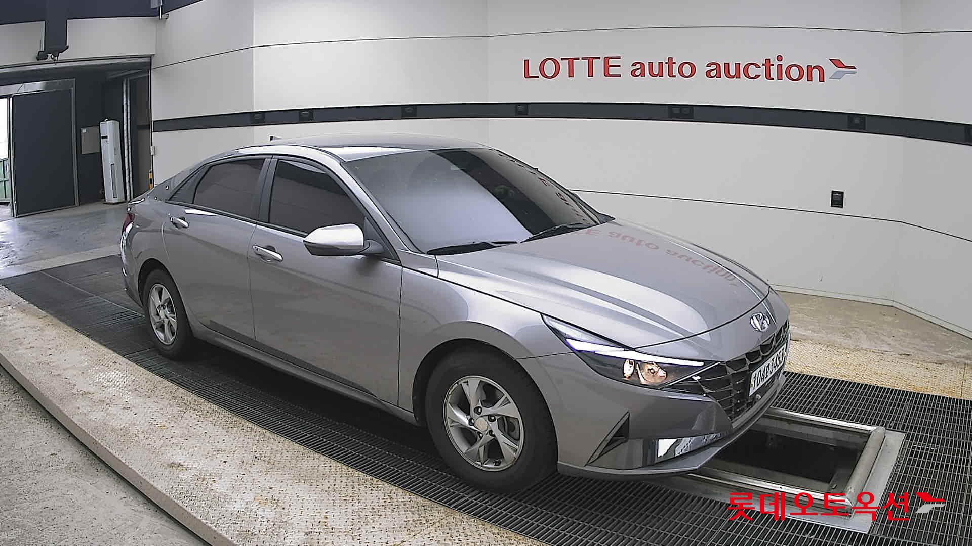 Hyundai Elantra - 23