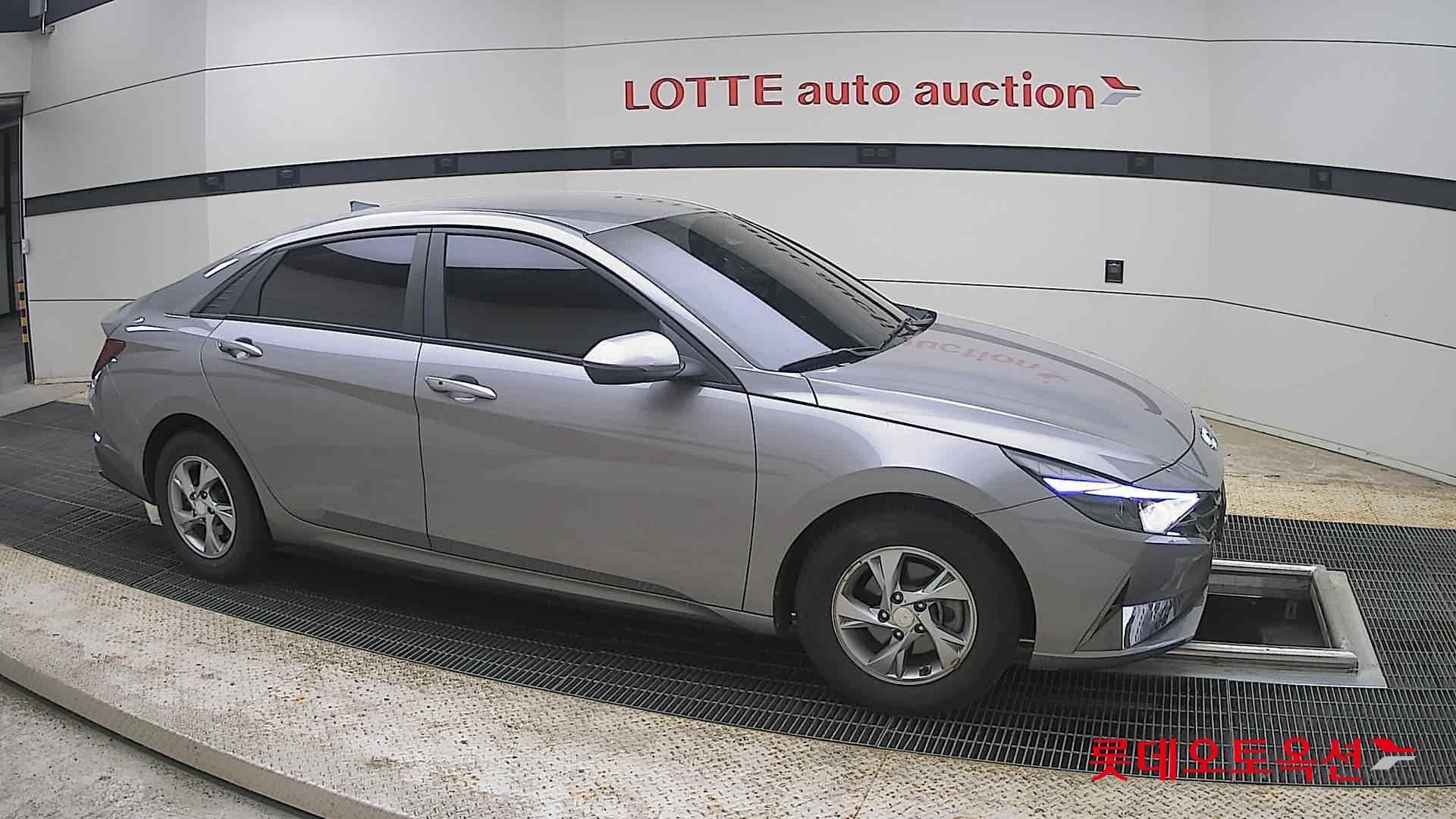 Hyundai Elantra - 22