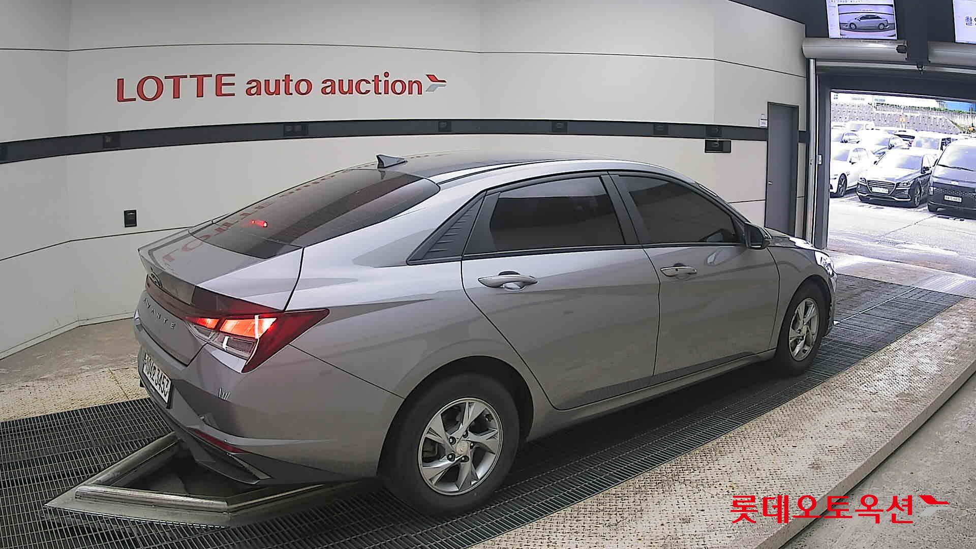 Hyundai Elantra - 19