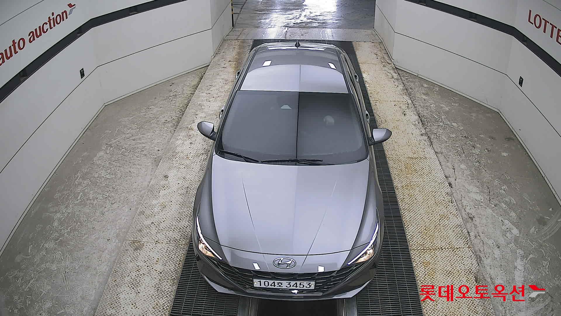 Hyundai Elantra - 7