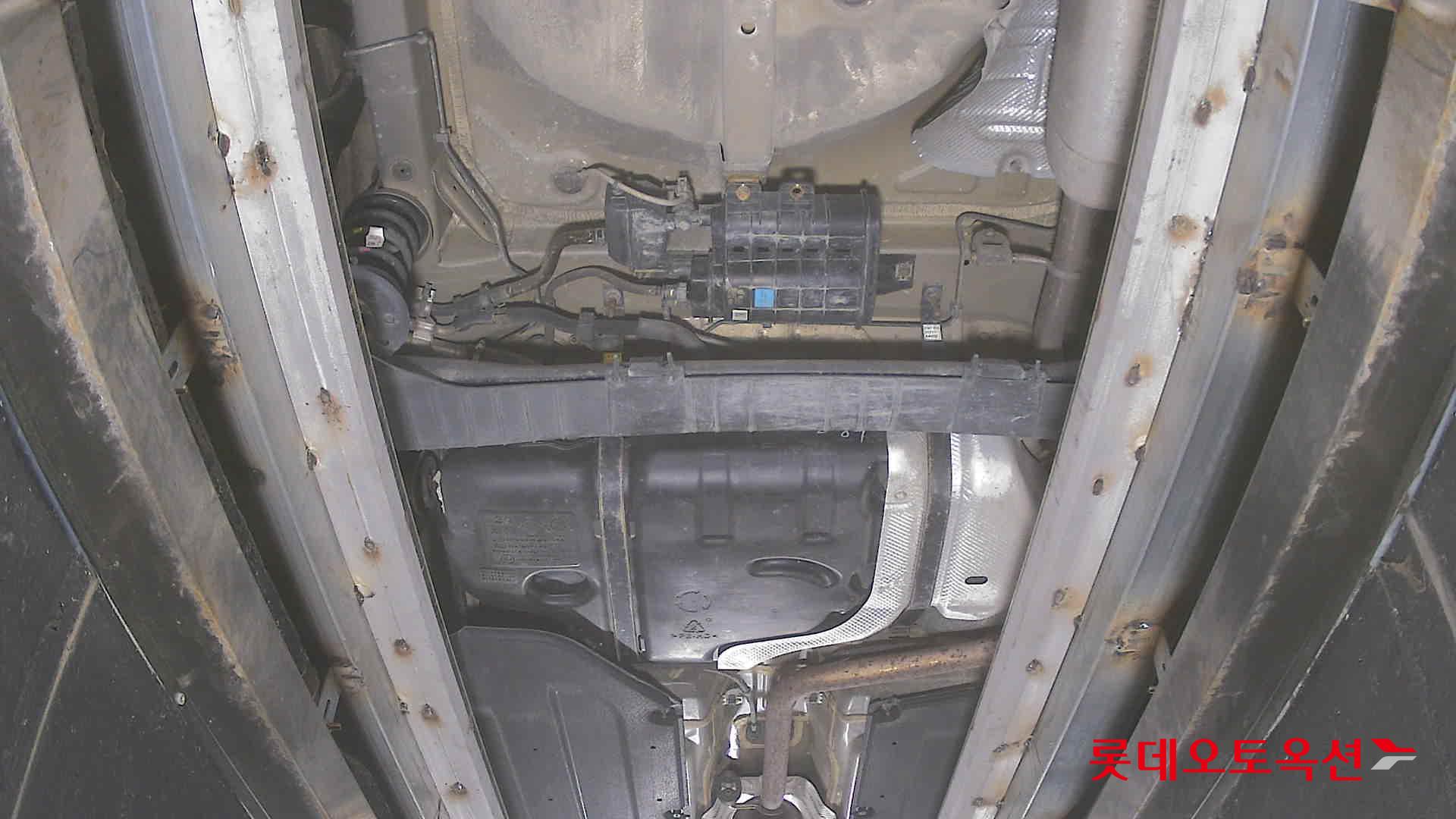 Hyundai Elantra - 2