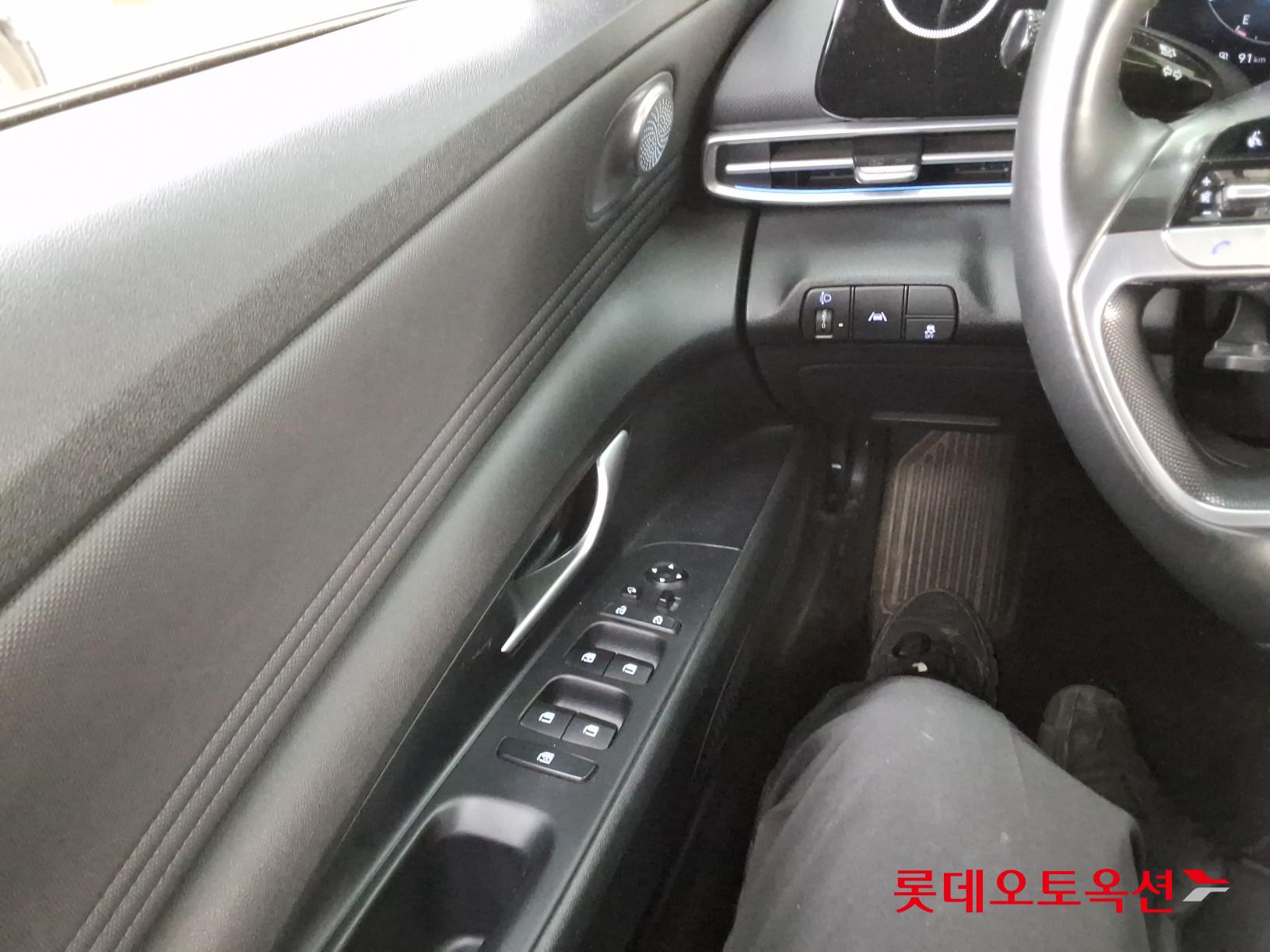 Hyundai Elantra - 29