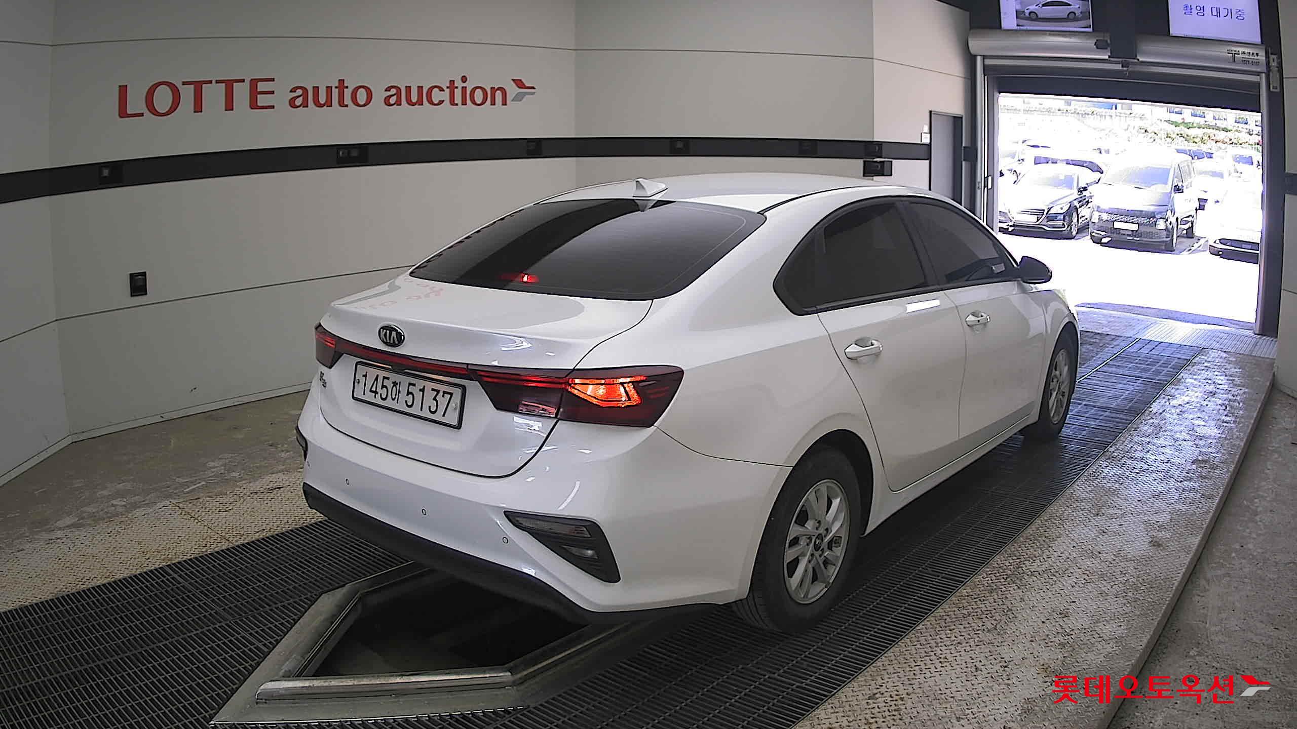Kia K3 - 5