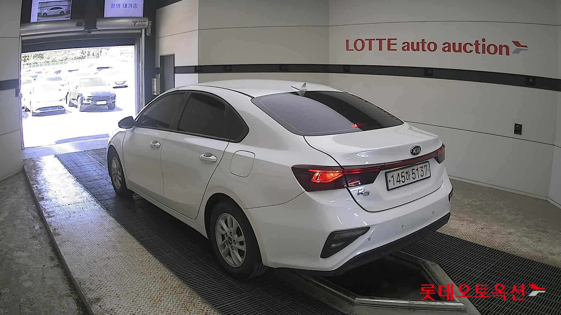 Kia K3 - 4