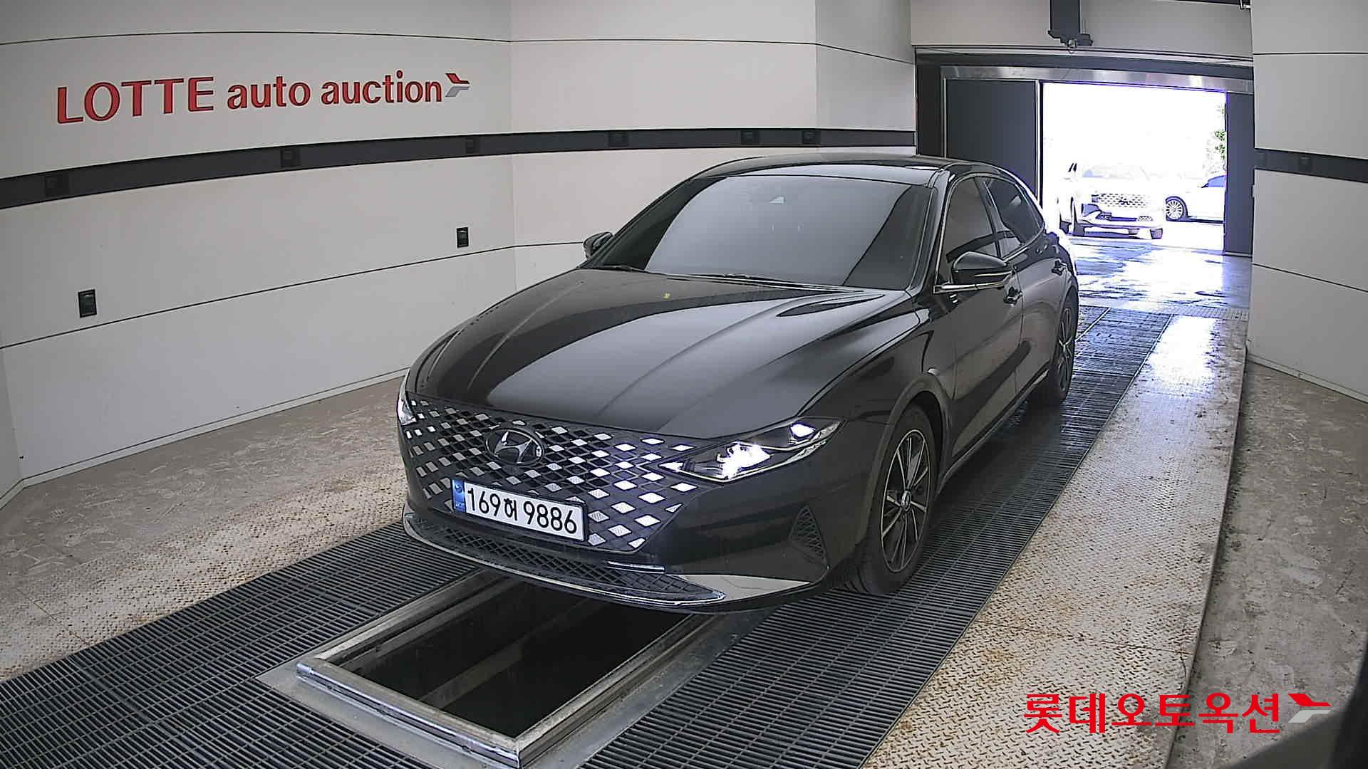 Hyundai Grandeur - 10