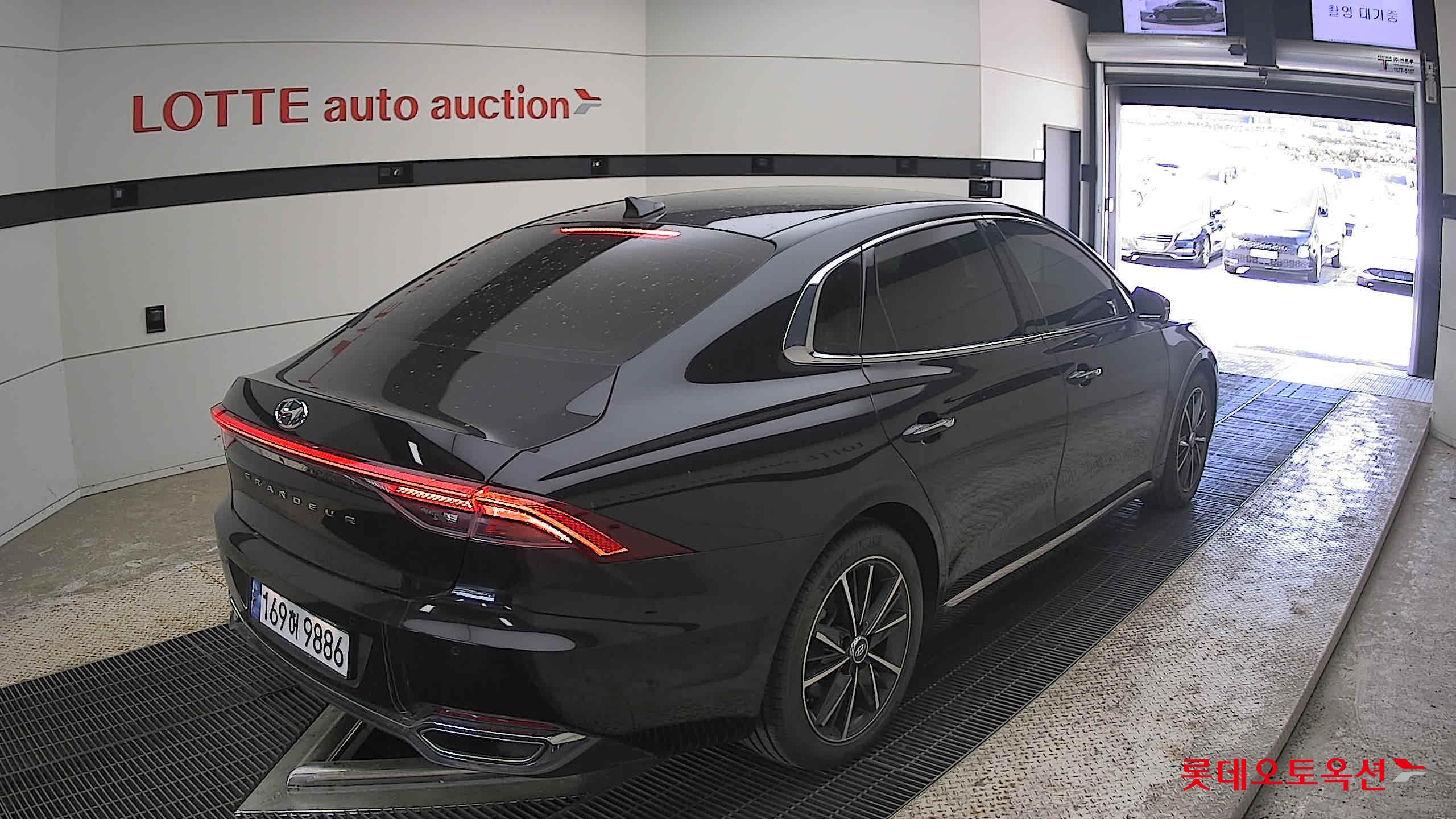 Hyundai Grandeur - 5