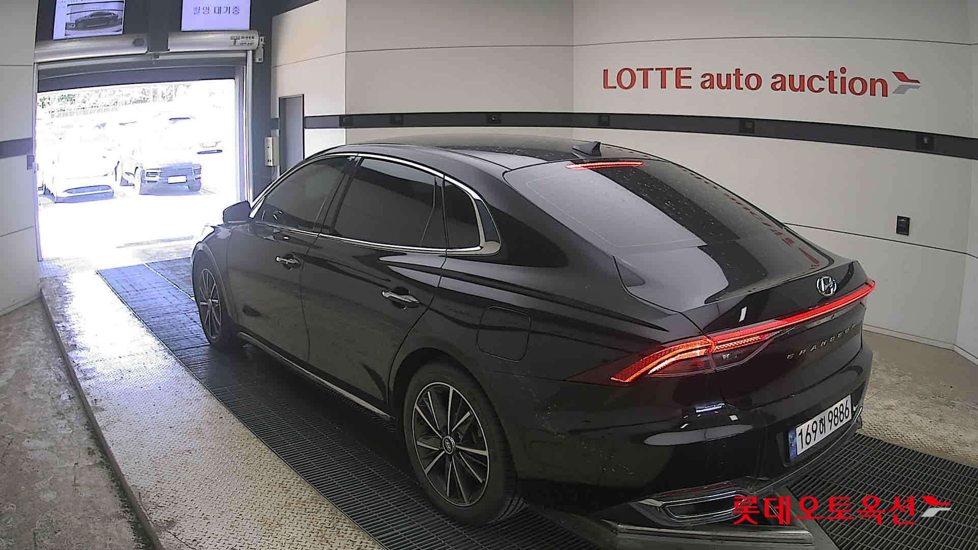 Hyundai Grandeur - 4