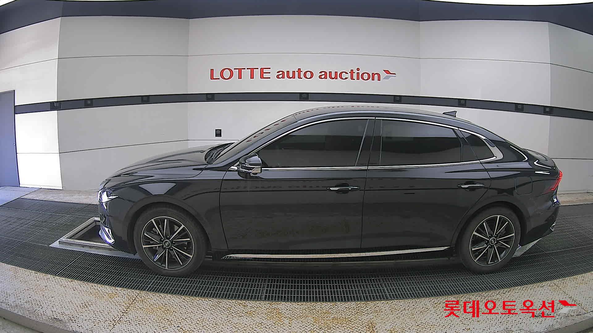 Hyundai Grandeur - 13