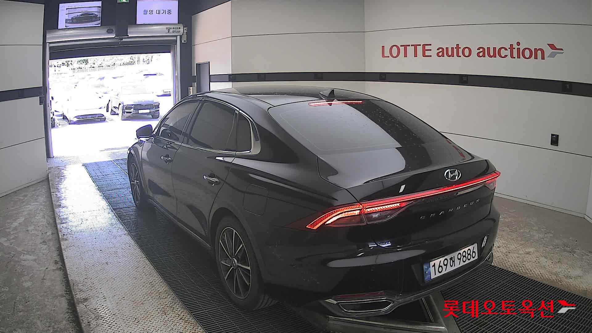 Hyundai Grandeur - 16