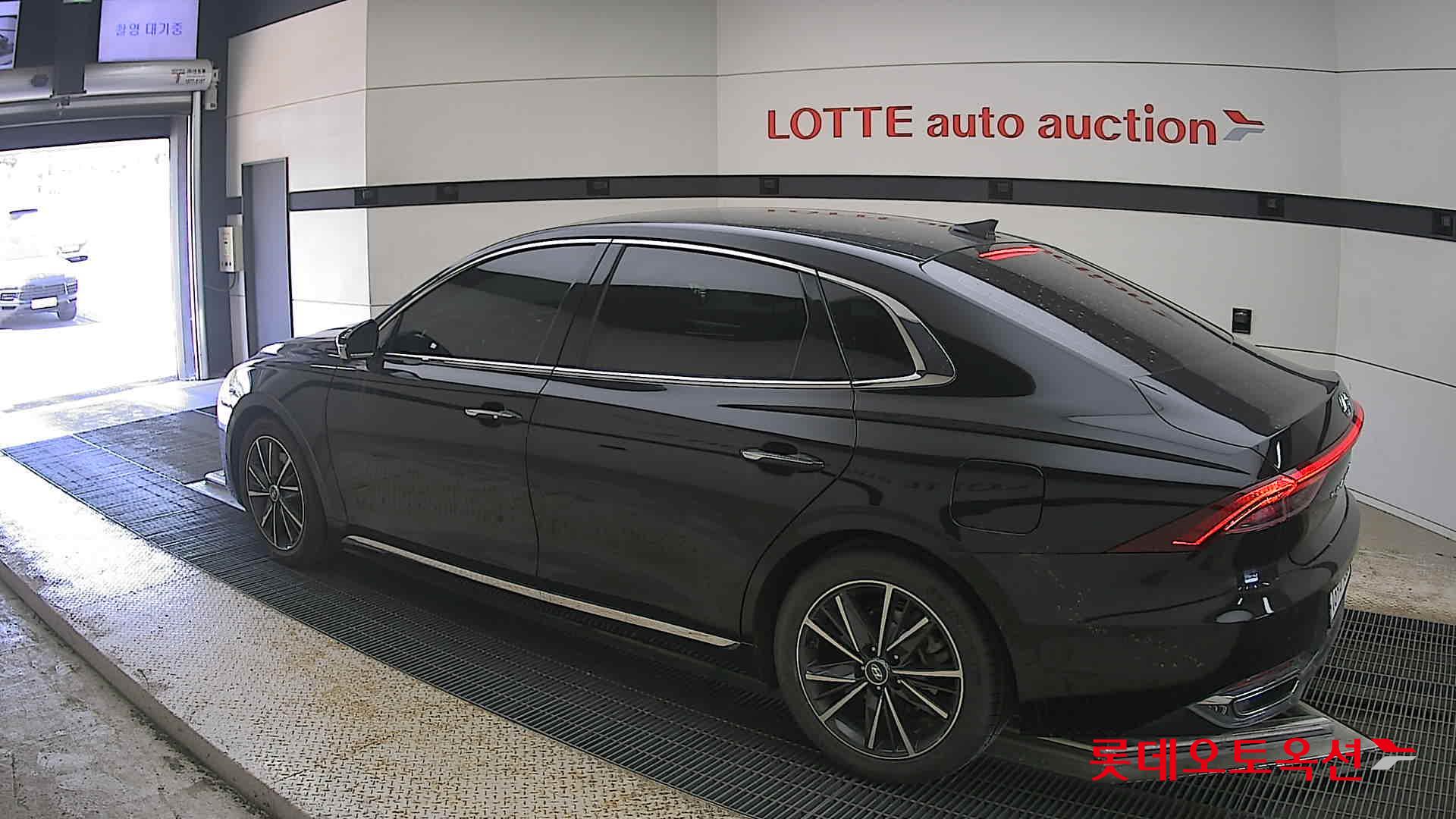 Hyundai Grandeur - 15