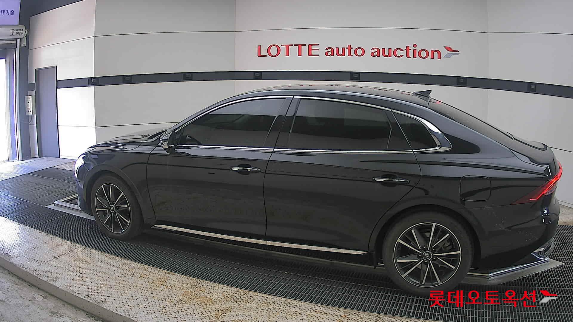 Hyundai Grandeur - 14