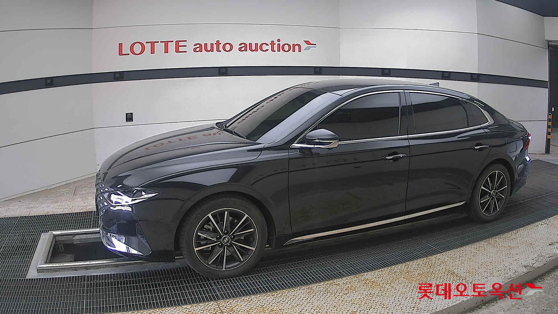 Hyundai Grandeur - 12