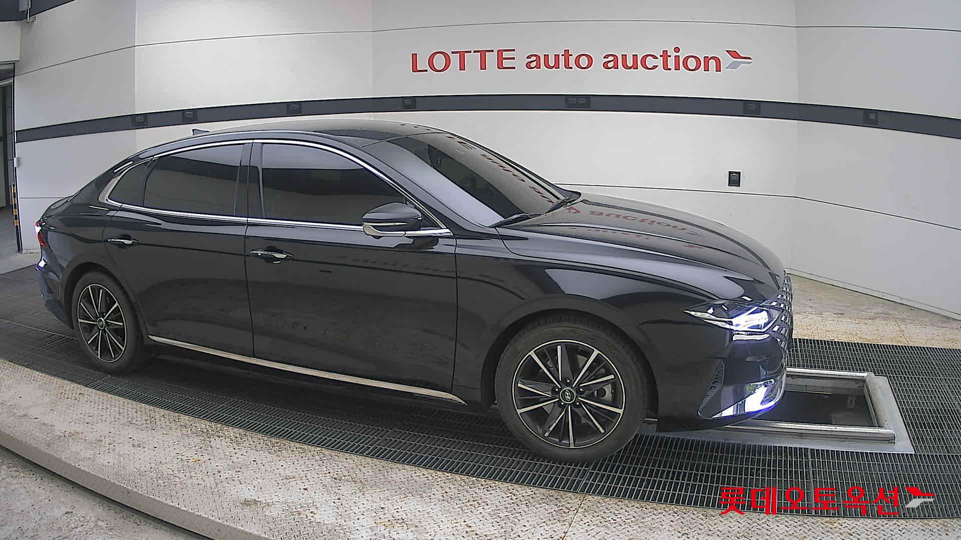 Hyundai Grandeur - 22