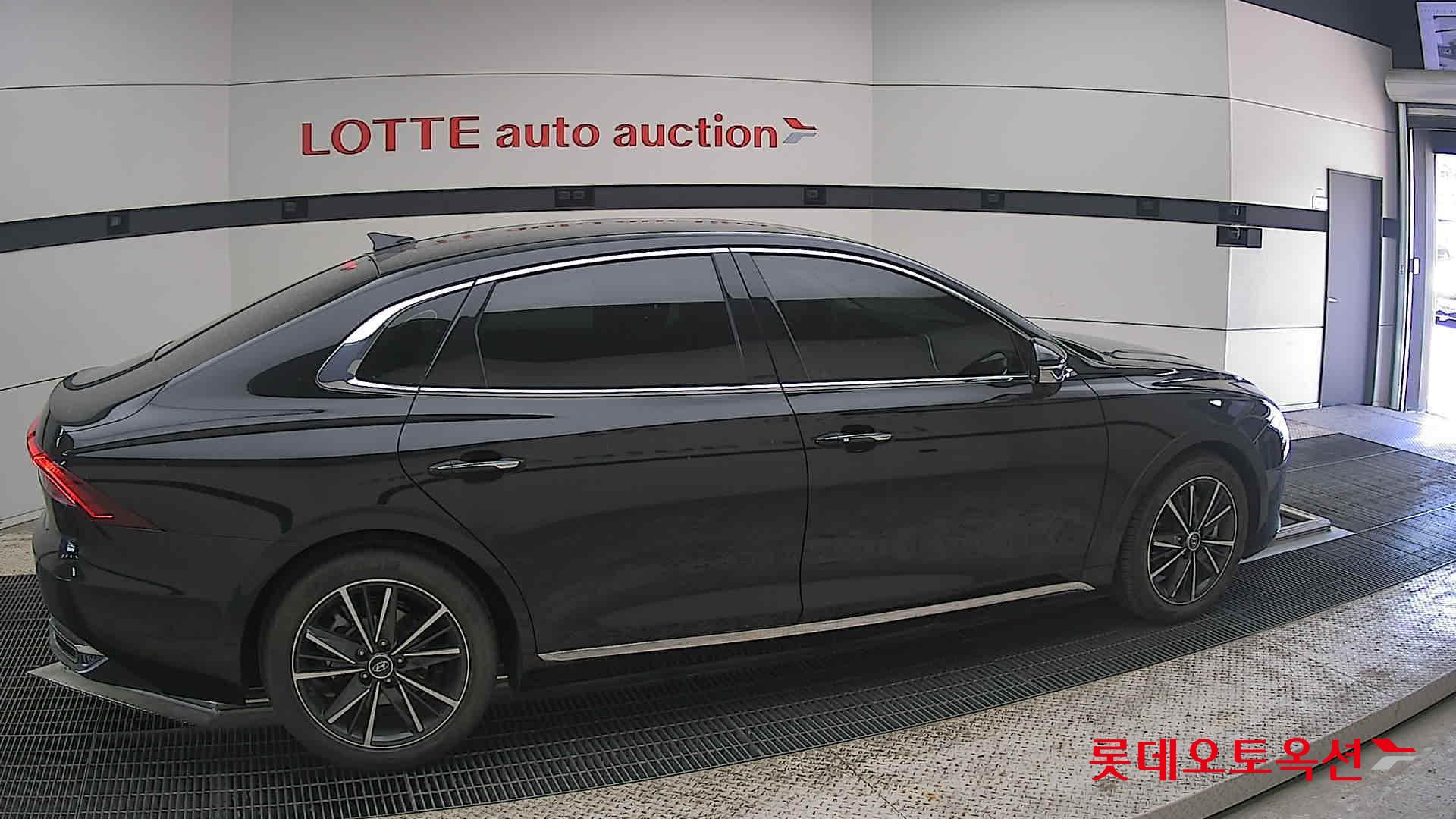 Hyundai Grandeur - 20