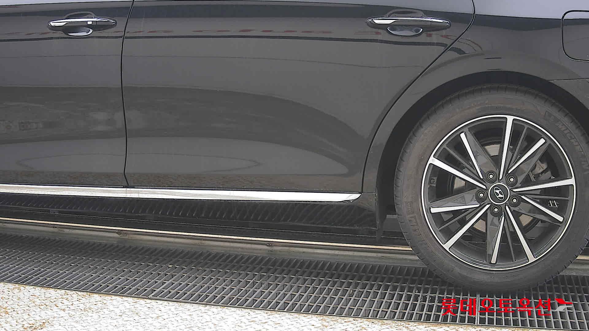 Hyundai Grandeur - 26