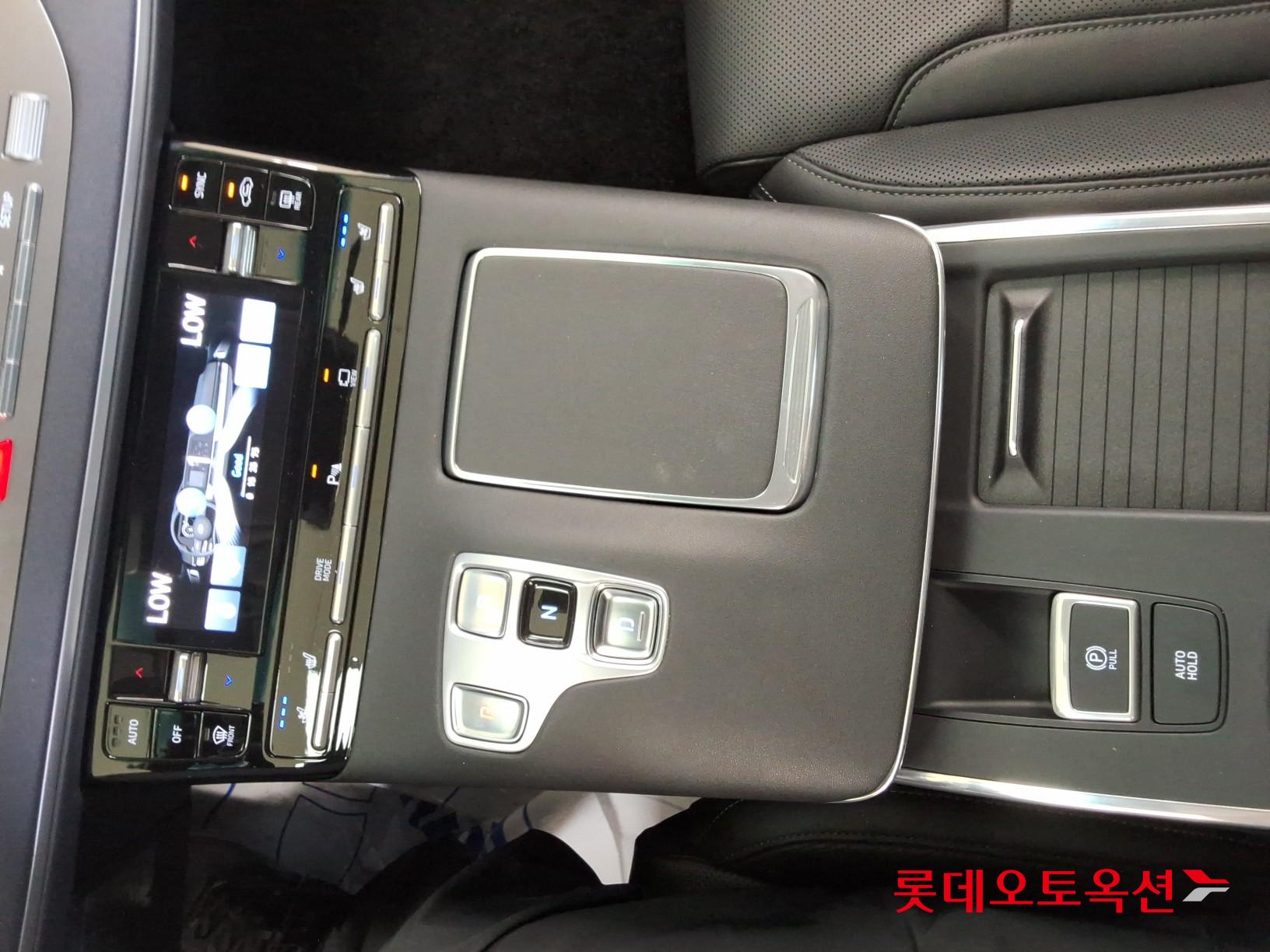 Hyundai Grandeur - 32