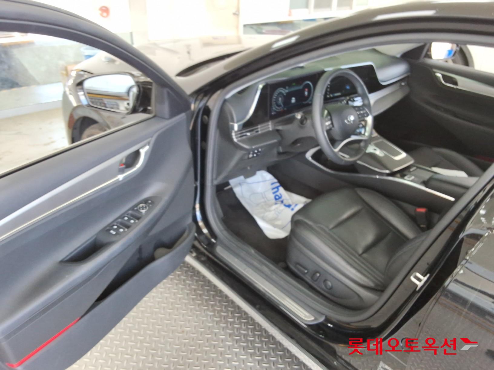 Hyundai Grandeur - 36
