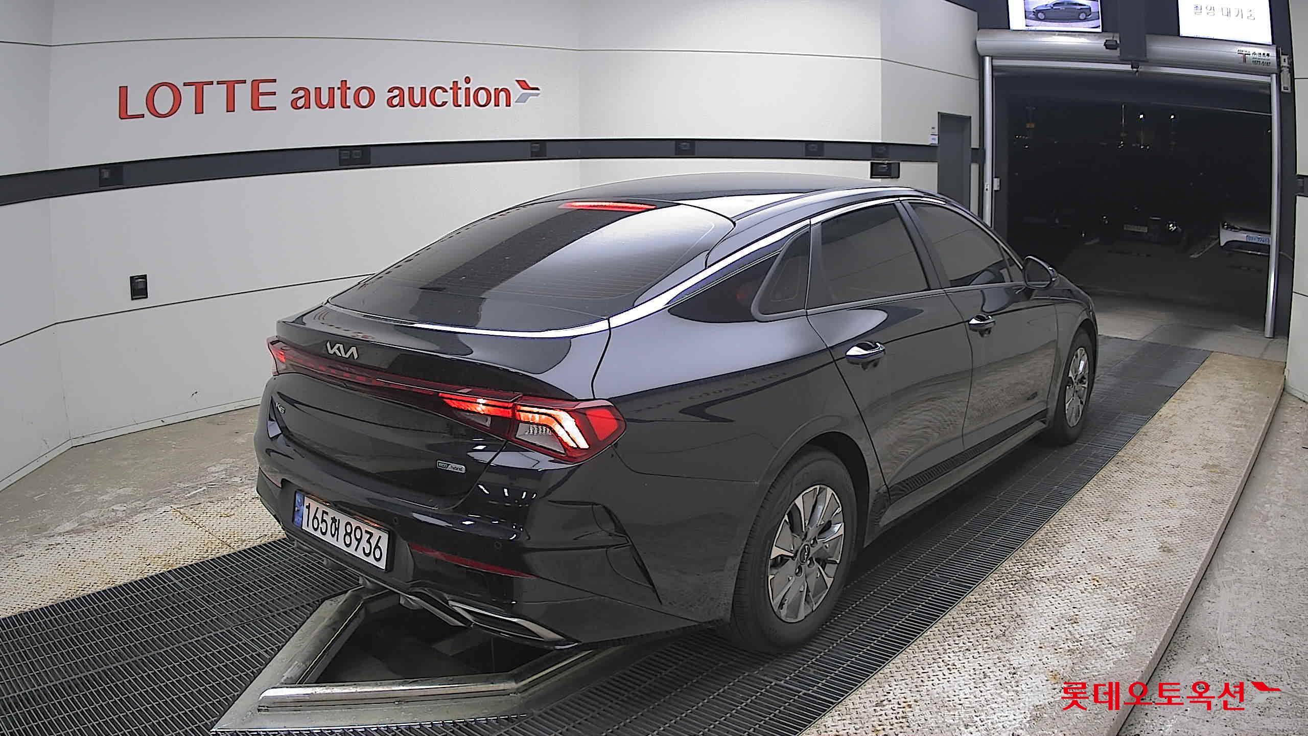 Kia K5 - 5