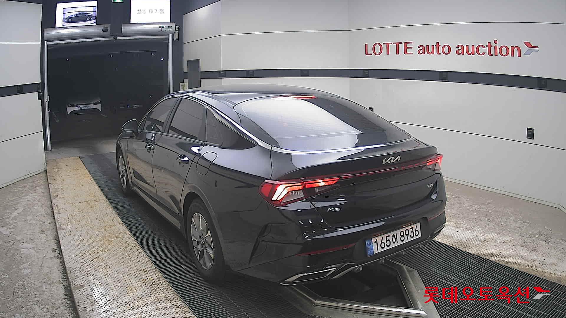 Kia K5 - 16