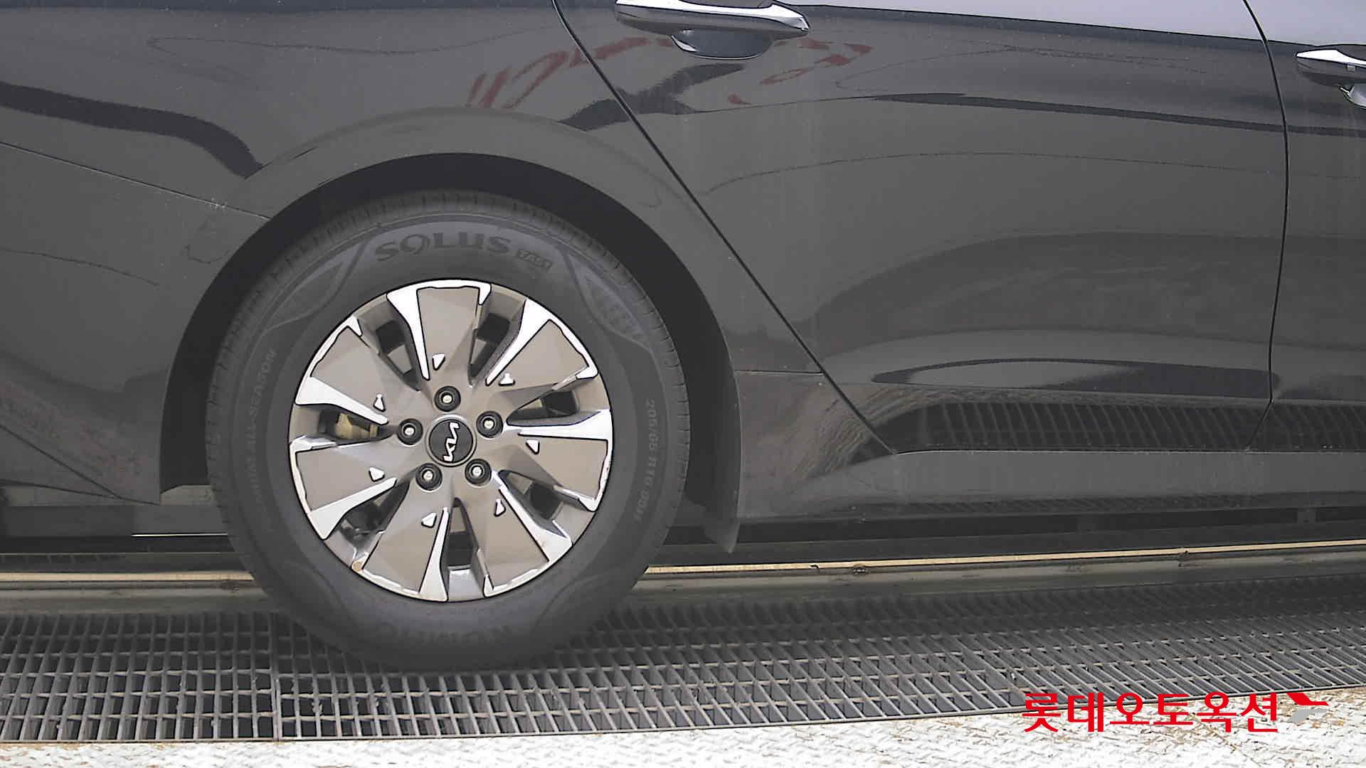 Kia K5 - 28