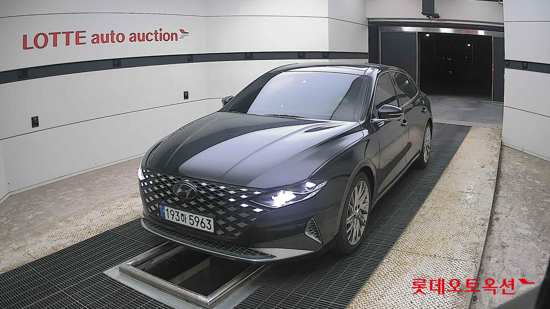 Hyundai Grandeur - 10
