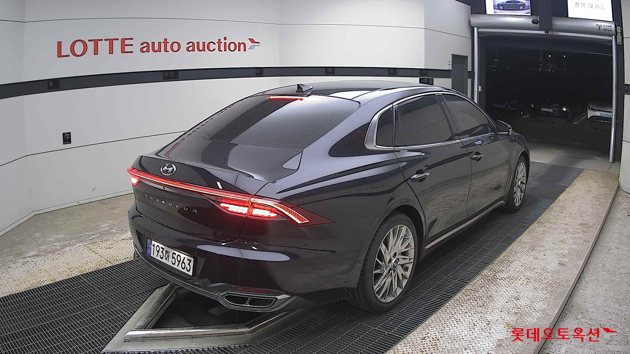 Hyundai Grandeur - 5