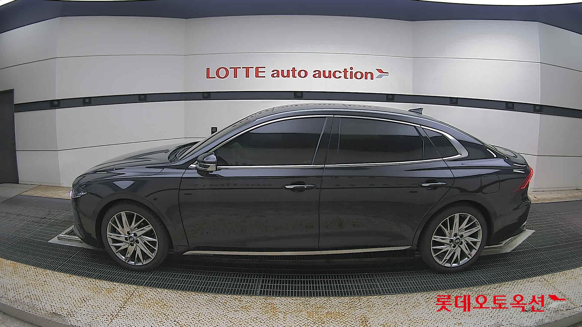 Hyundai Grandeur - 13