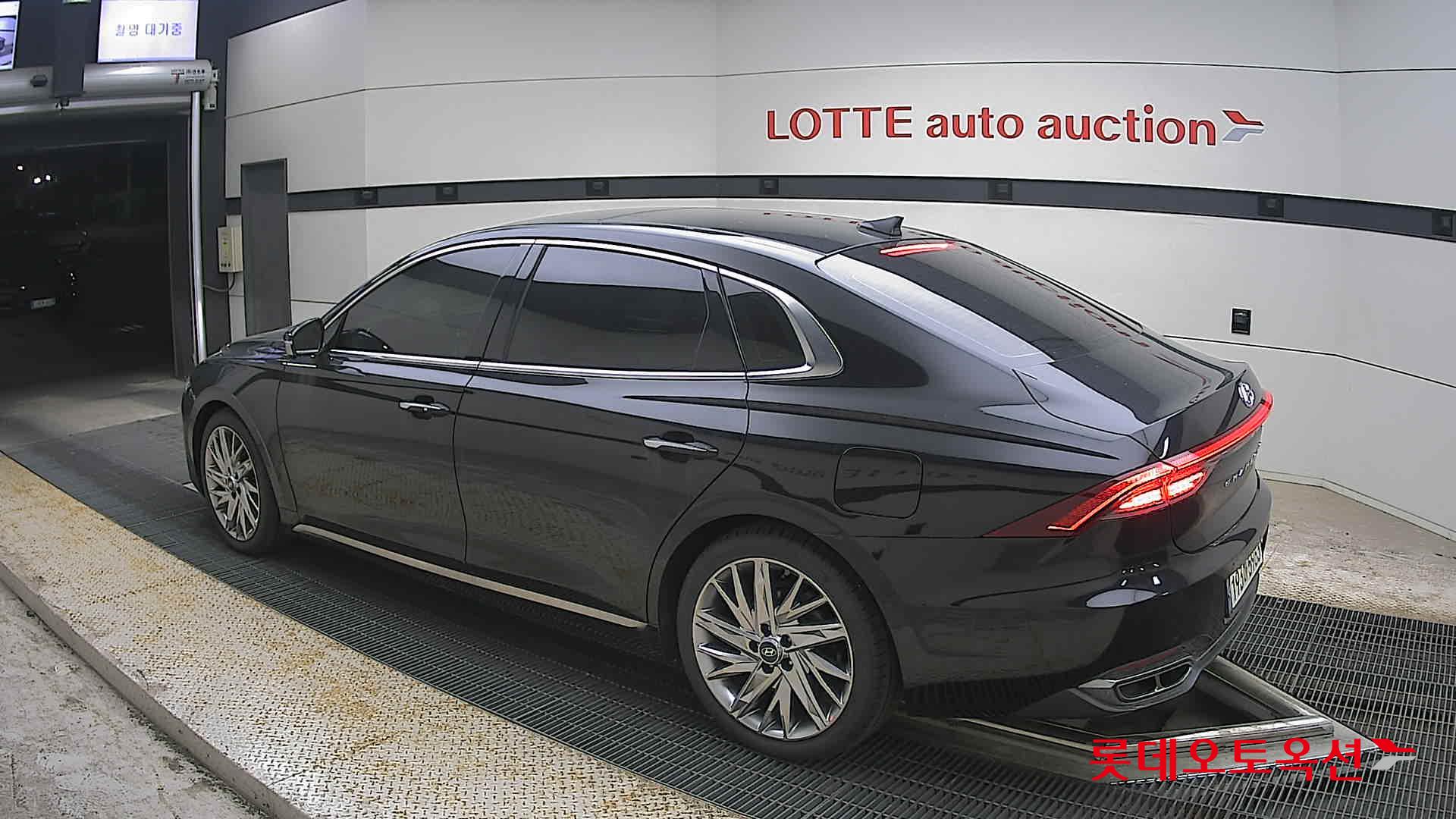 Hyundai Grandeur - 15