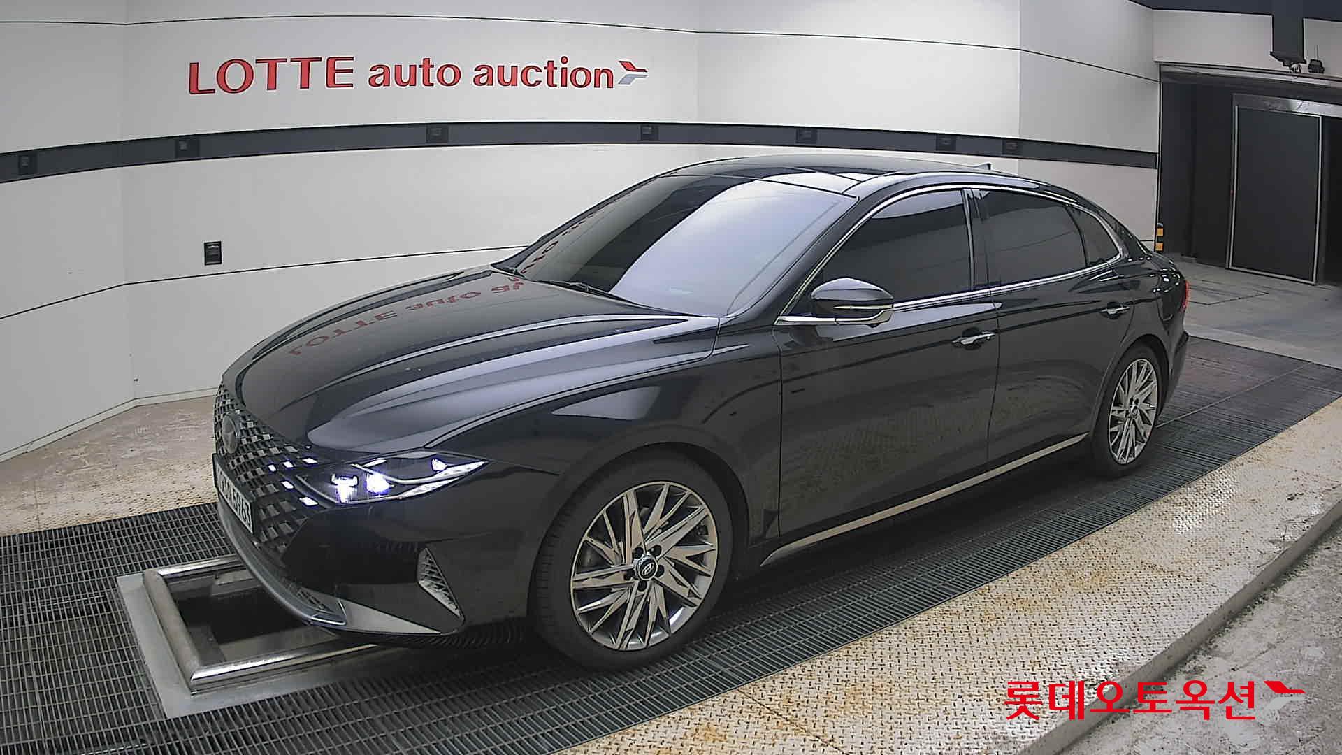 Hyundai Grandeur - 11
