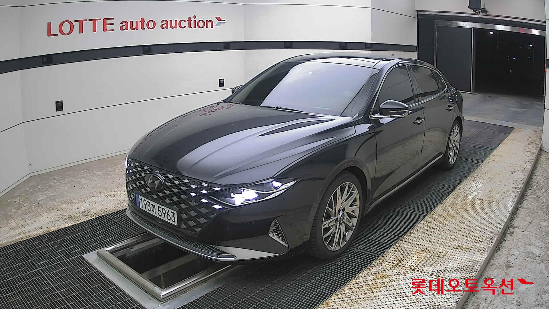 Hyundai Grandeur - 3