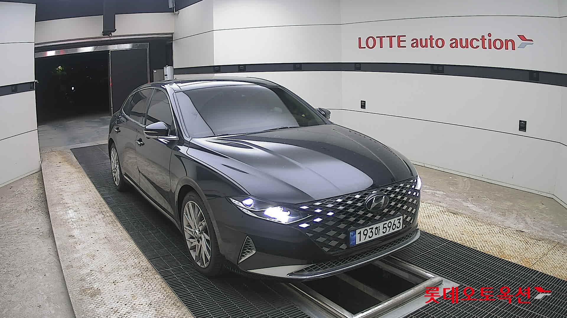 Hyundai Grandeur - 24