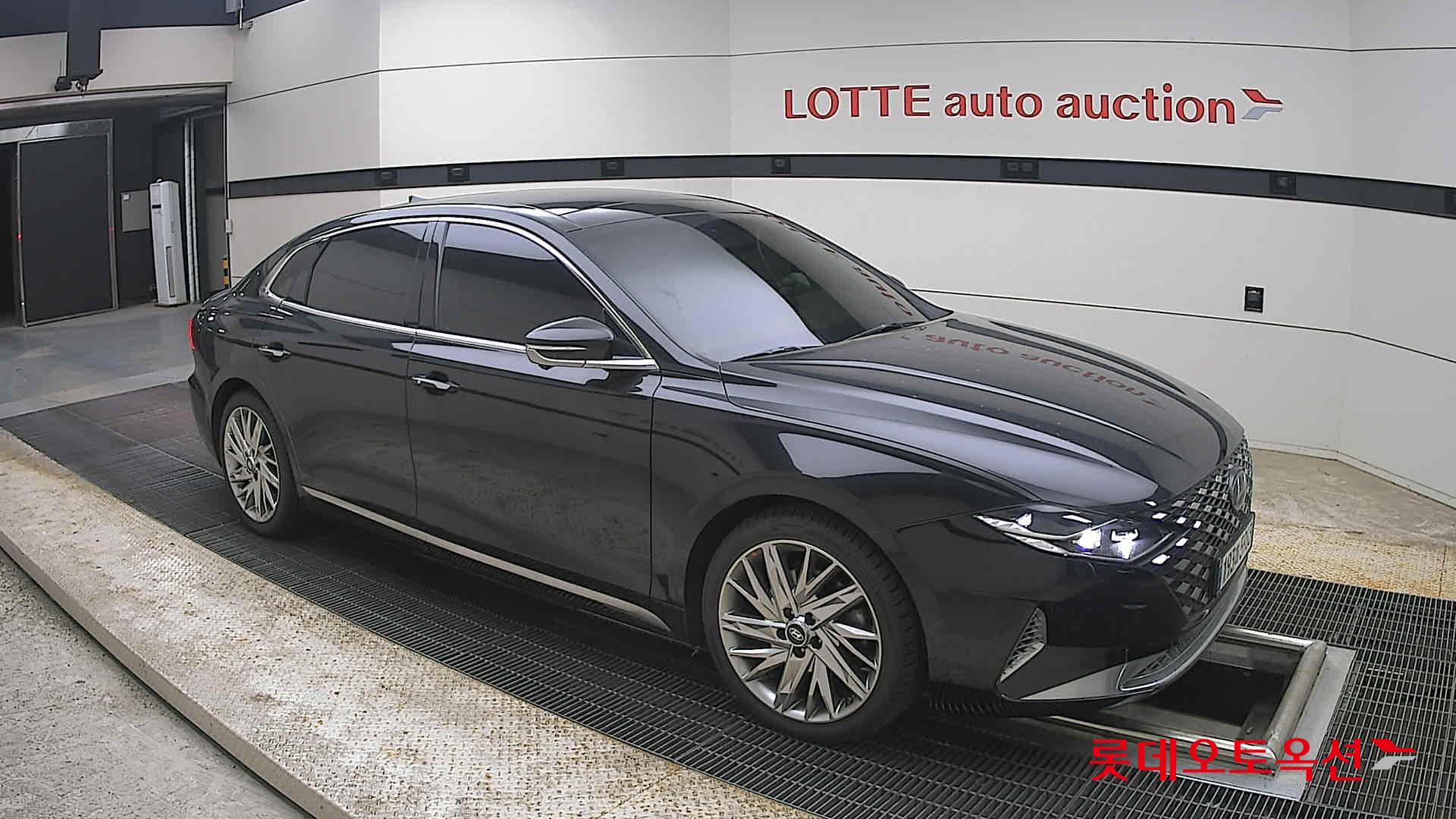 Hyundai Grandeur - 23