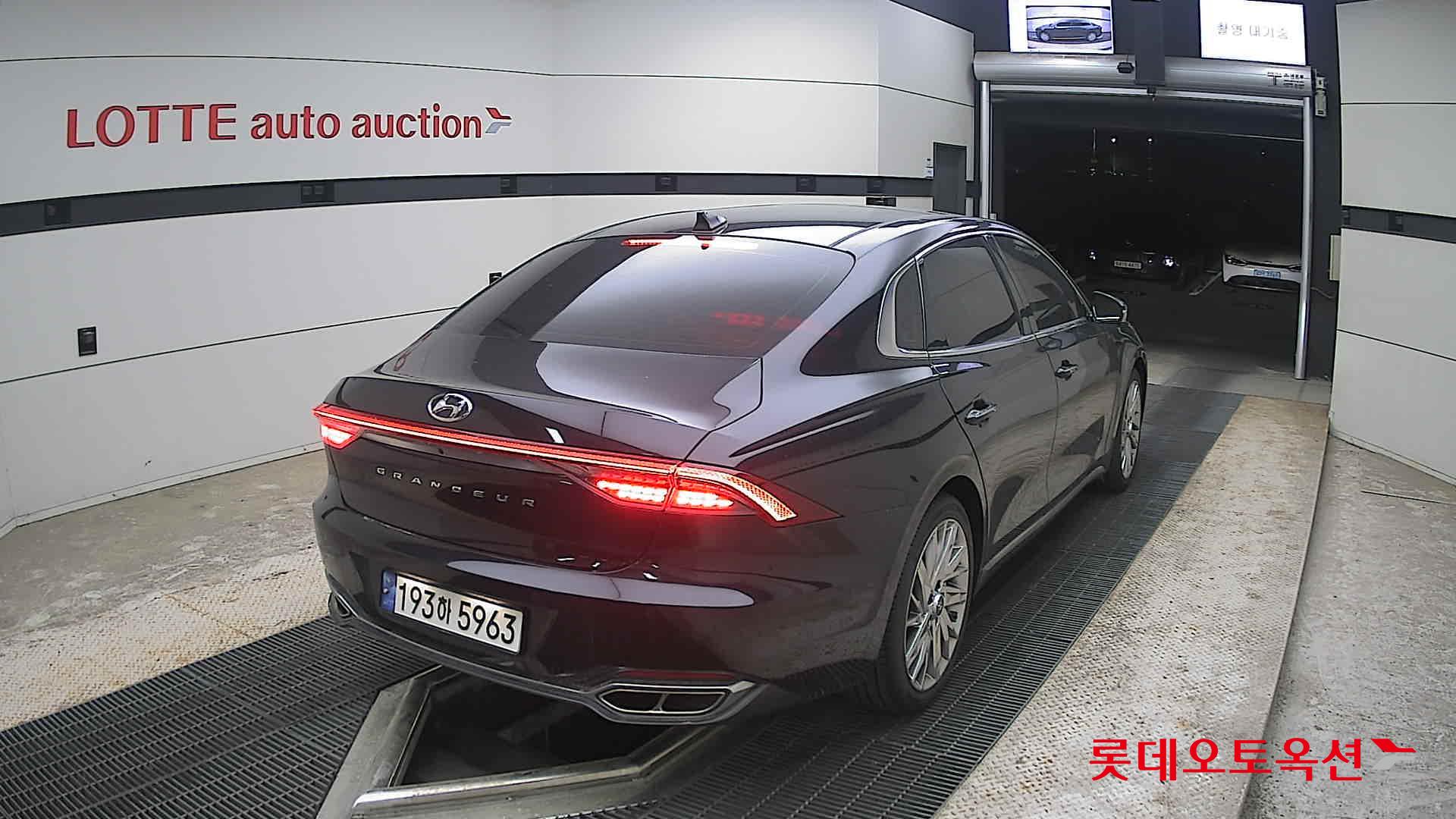 Hyundai Grandeur - 18