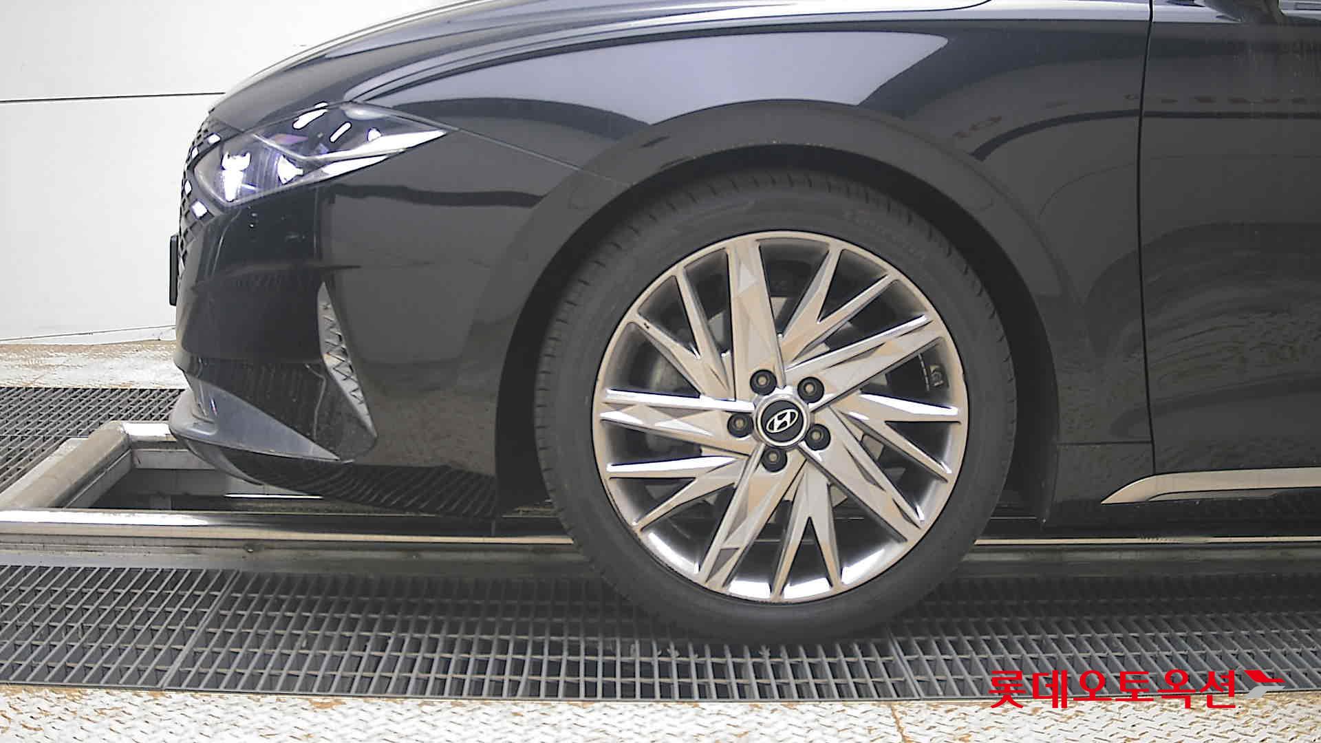 Hyundai Grandeur - 25
