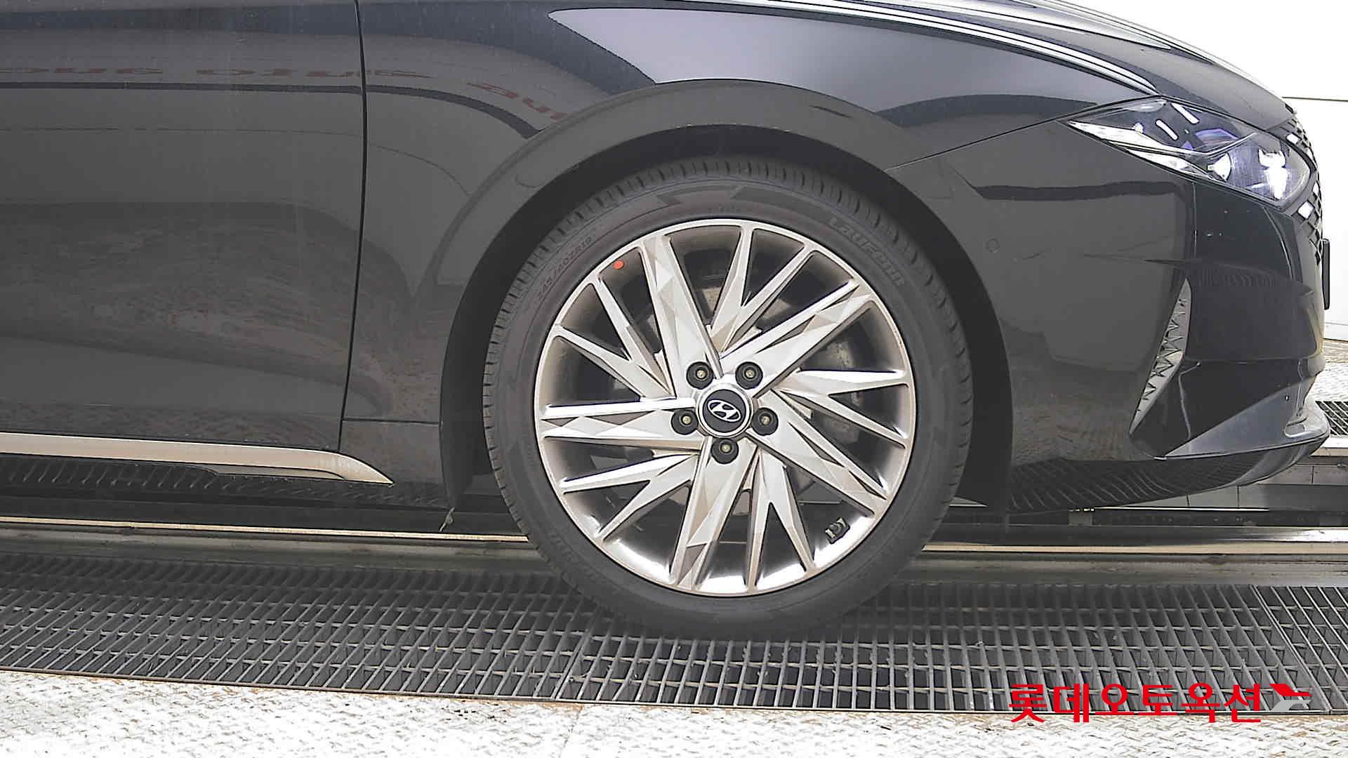 Hyundai Grandeur - 27