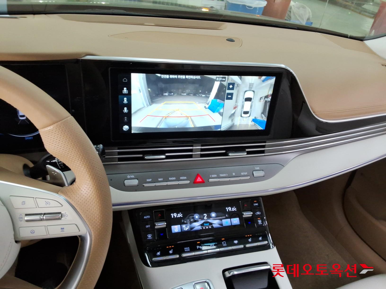 Hyundai Grandeur - 31