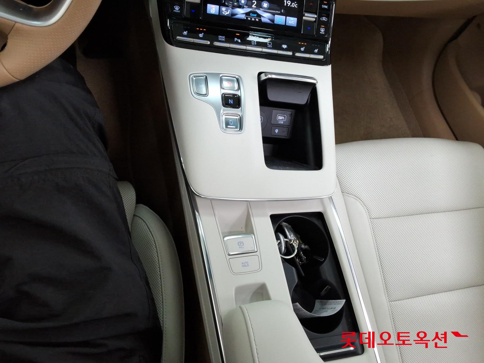 Hyundai Grandeur - 32