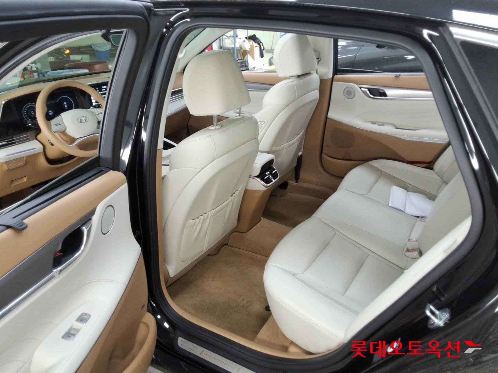 Hyundai Grandeur - 36