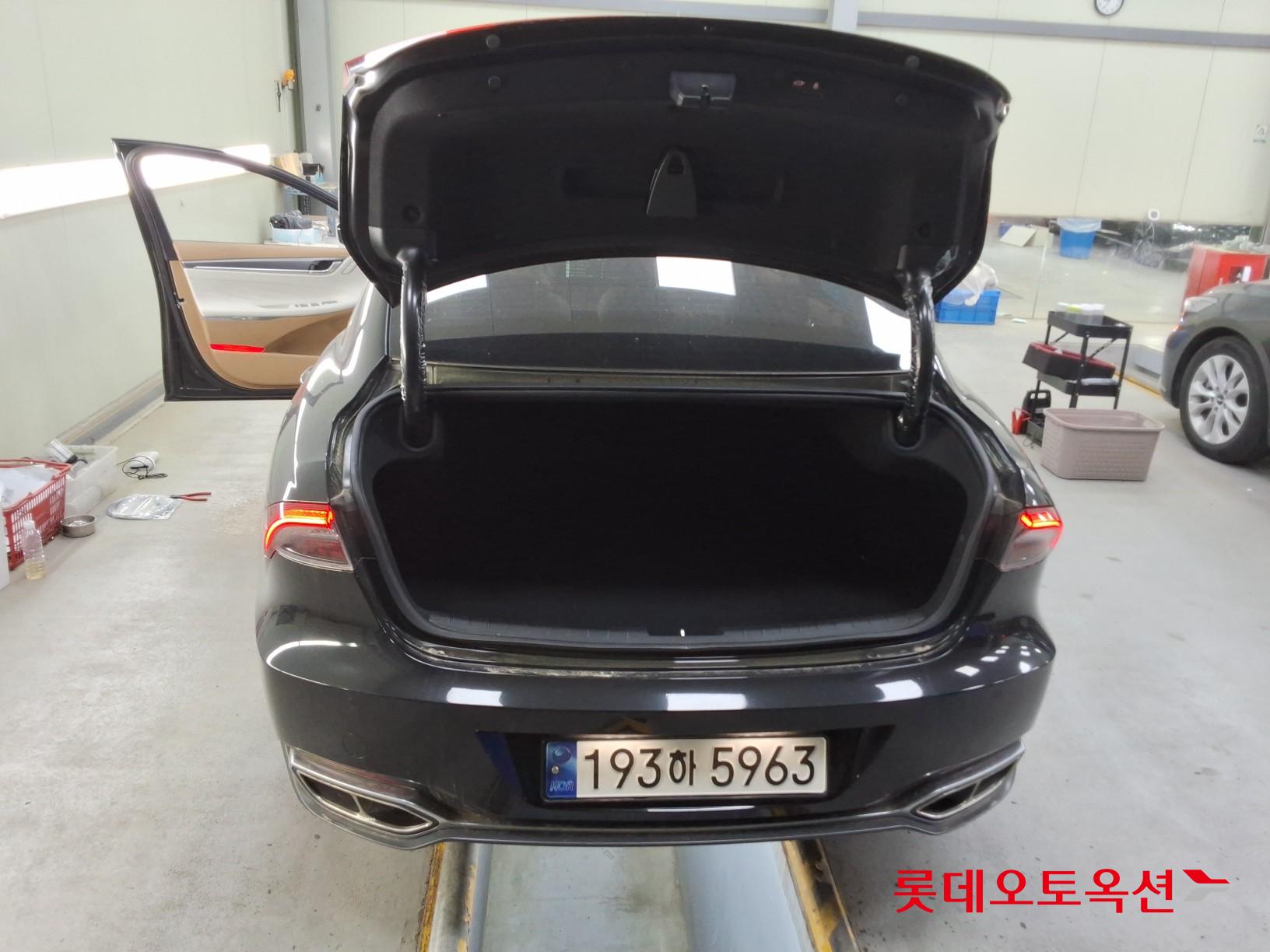 Hyundai Grandeur - 9