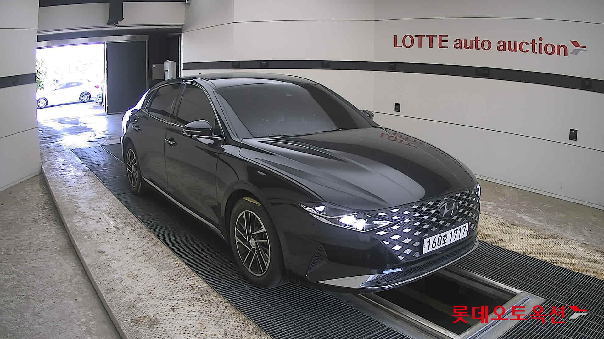 Hyundai Grandeur - 6