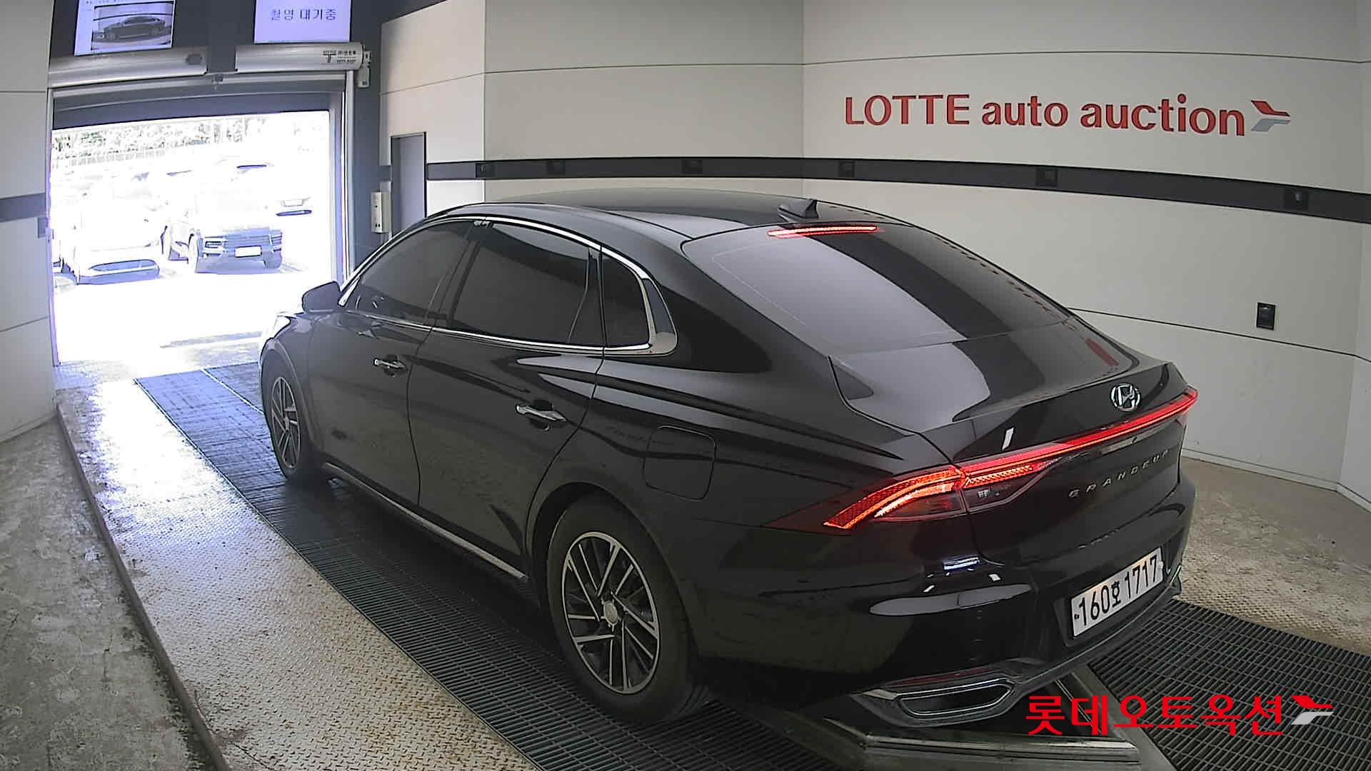 Hyundai Grandeur - 4