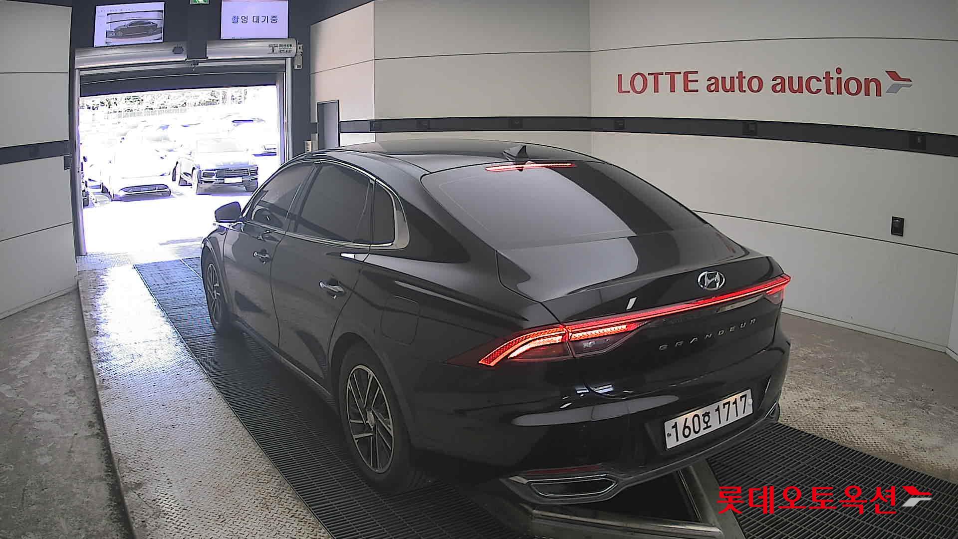 Hyundai Grandeur - 16