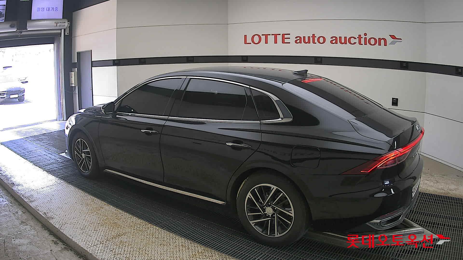 Hyundai Grandeur - 15