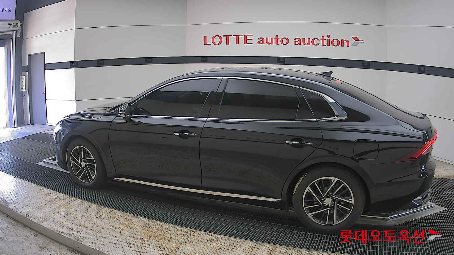 Hyundai Grandeur - 14