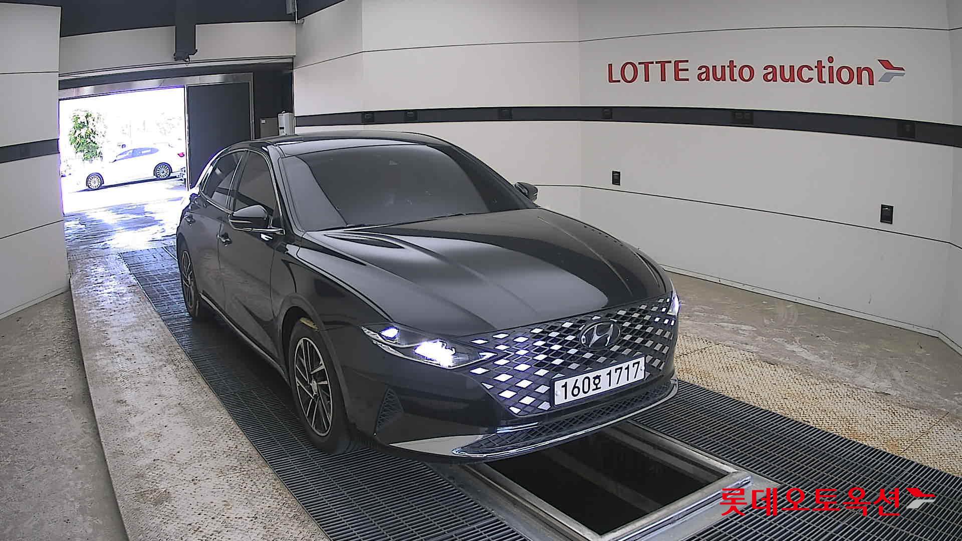 Hyundai Grandeur - 24